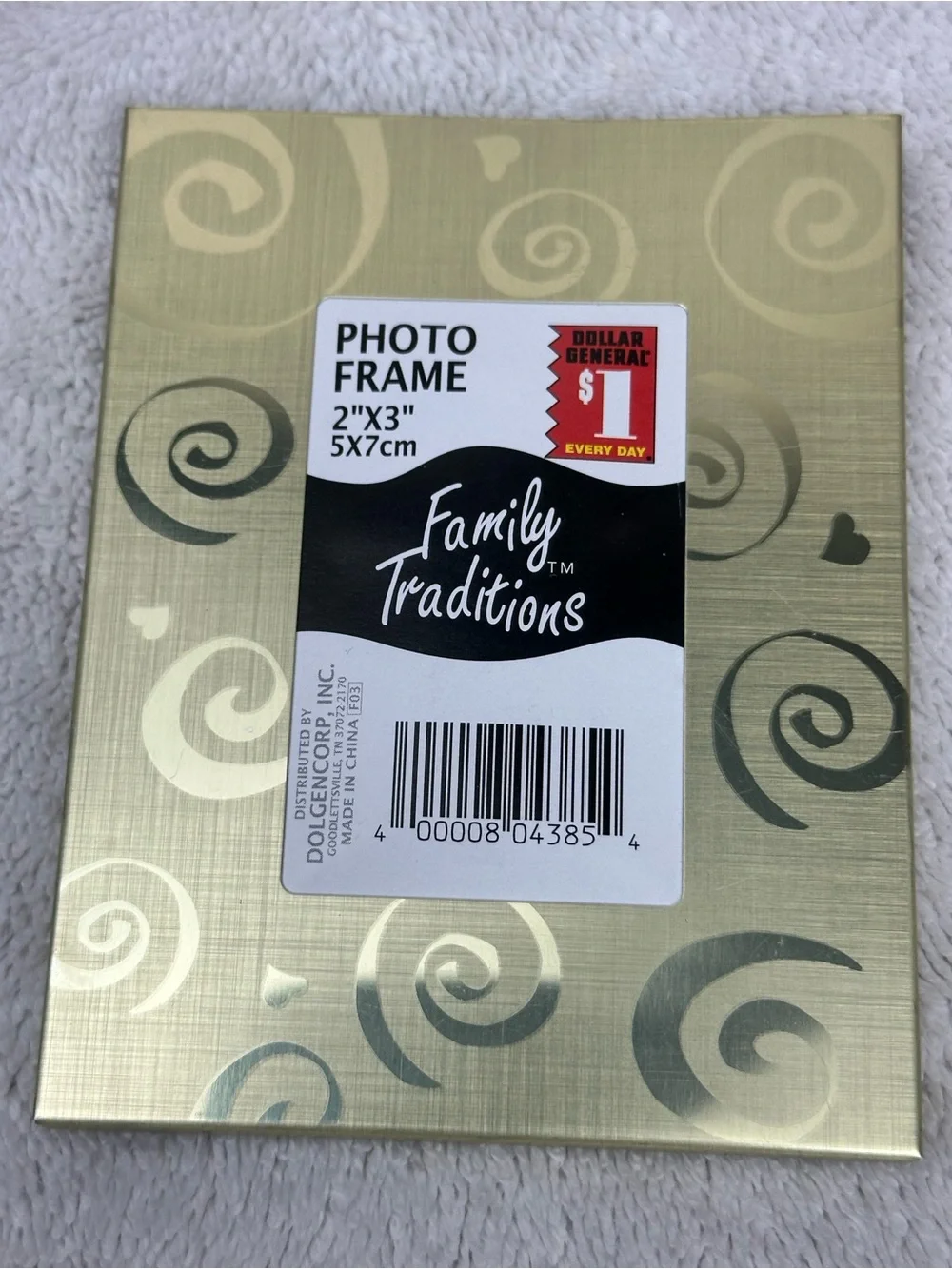 Family Traditions gold swirl